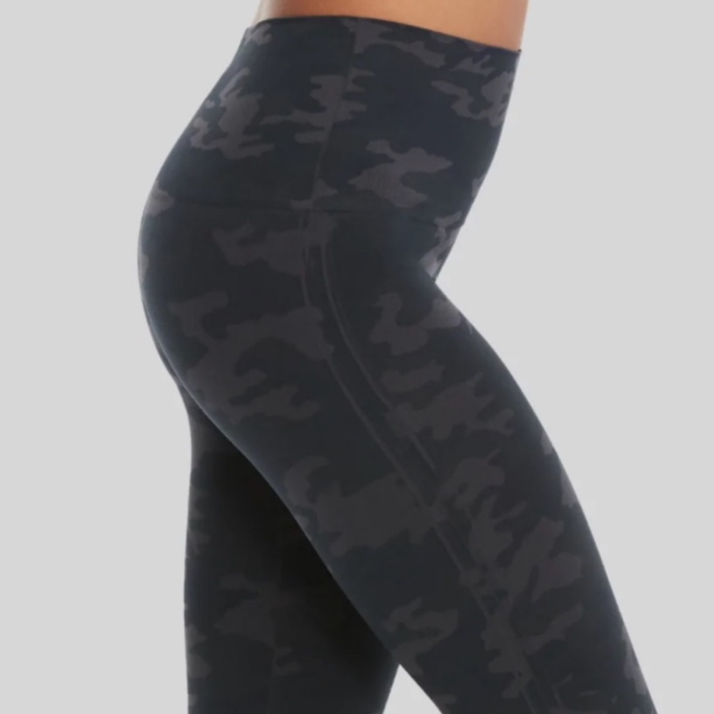 SPANX EcoCare Seamless Leggings Size Small